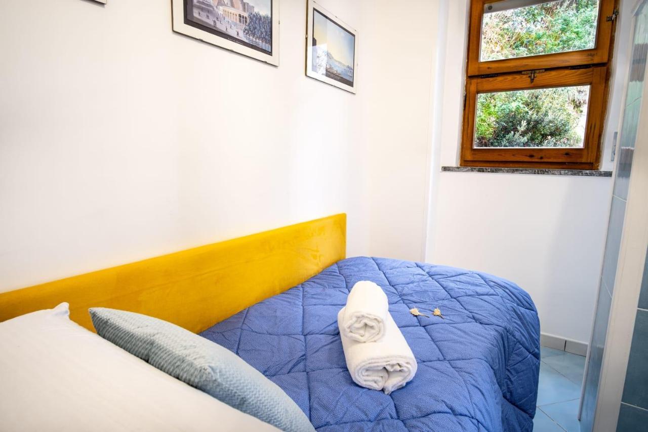 La Casetta Linda - New 2 Bedroom Apt In Sorrento With Seaview Terrace Εξωτερικό φωτογραφία