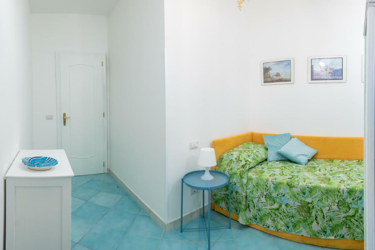 La Casetta Linda - New 2 Bedroom Apt In Sorrento With Seaview Terrace Εξωτερικό φωτογραφία