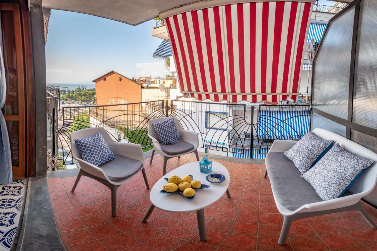 La Casetta Linda - New 2 Bedroom Apt In Sorrento With Seaview Terrace Εξωτερικό φωτογραφία