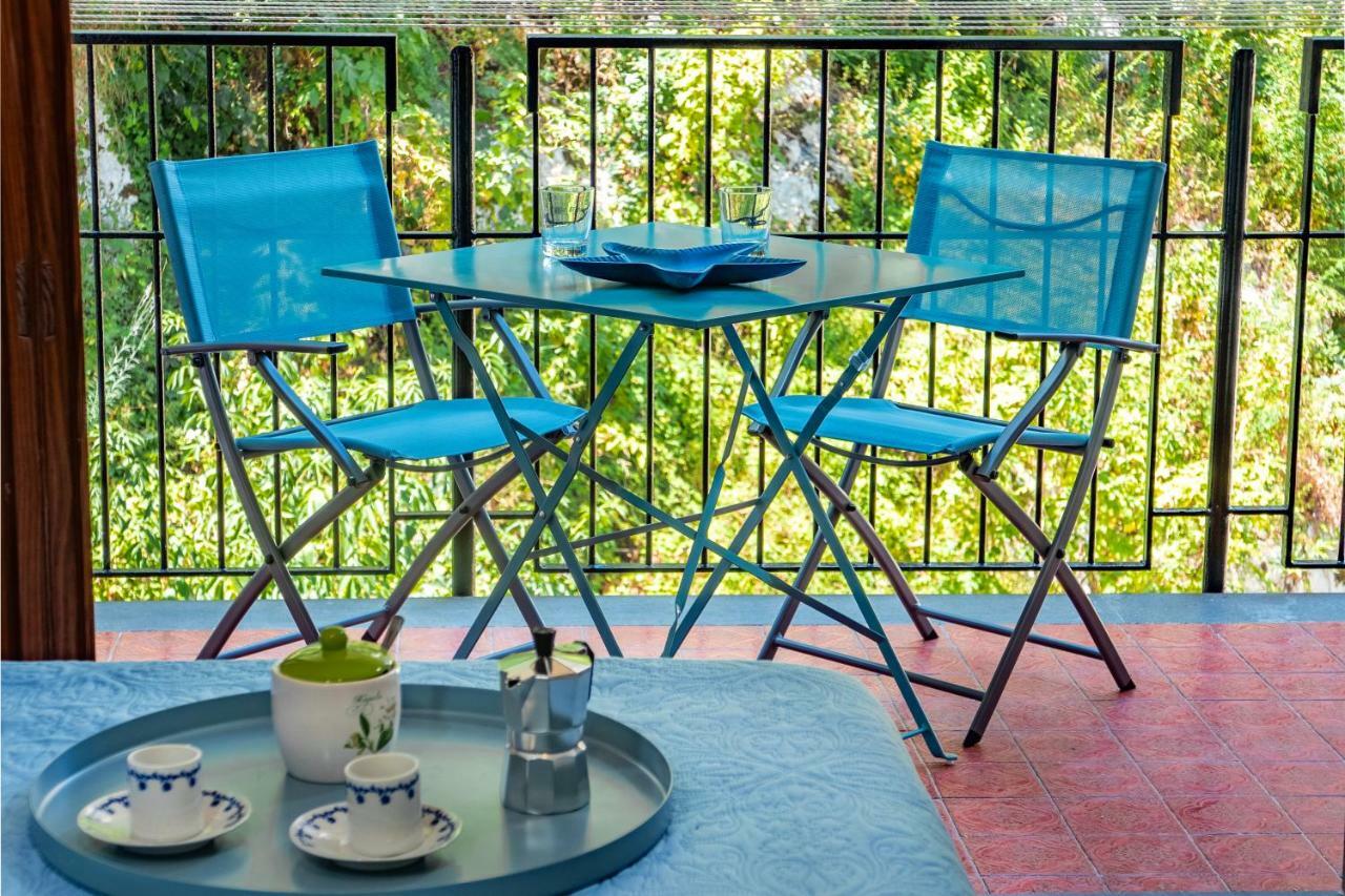 La Casetta Linda - New 2 Bedroom Apt In Sorrento With Seaview Terrace Εξωτερικό φωτογραφία
